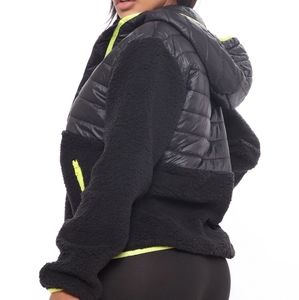 Puffet sweater/light jacket